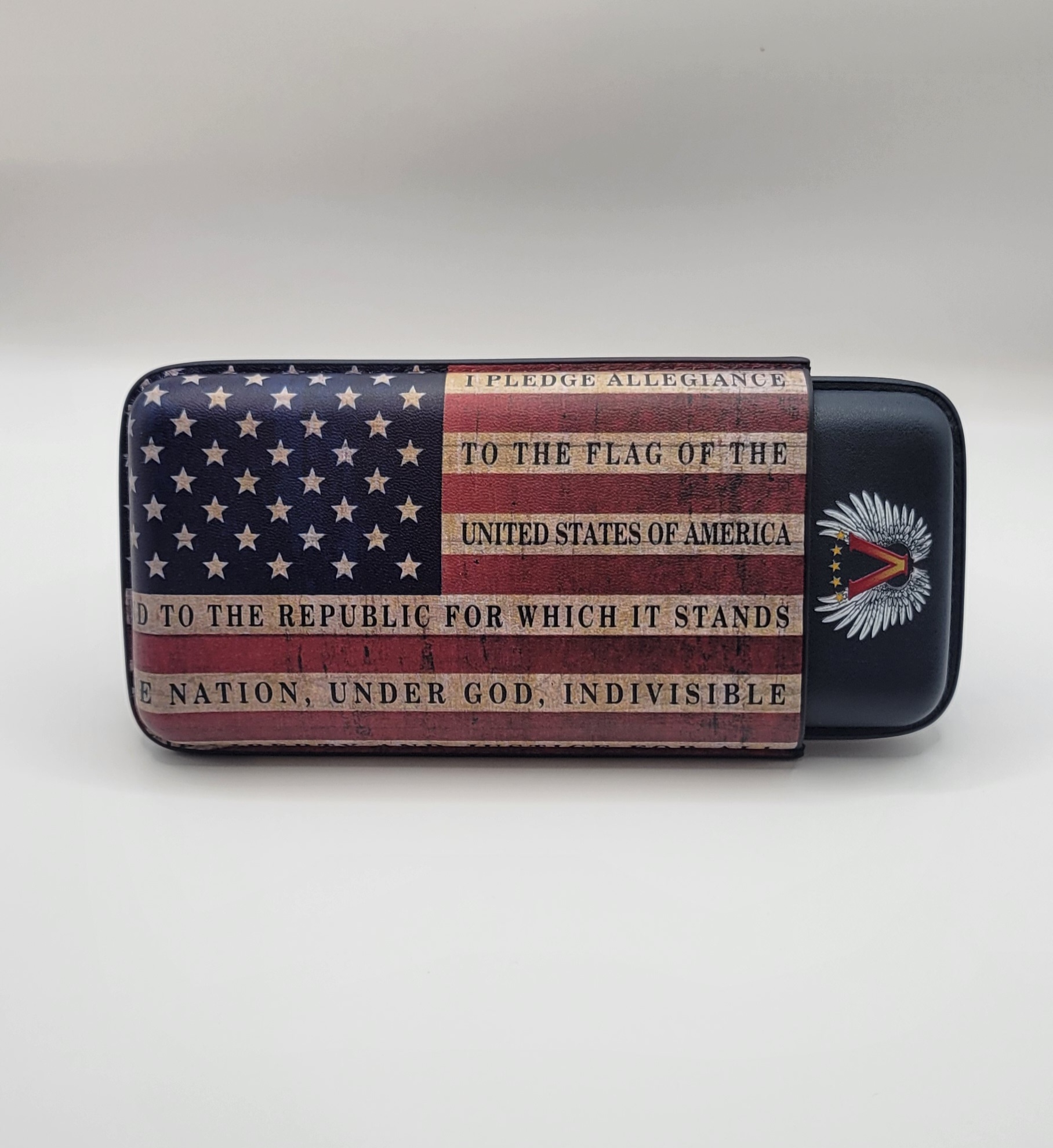 The “Pledge” Premium Leather 3 Cigar Travel Case3